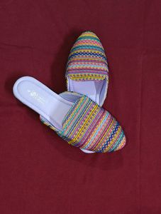 Women Embroided Fabulous Juttis/Mojaris 👠