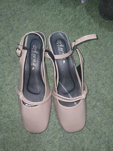 Women Covered Heels Last Pair