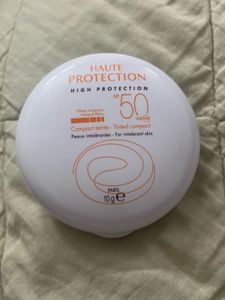 Avene SPF 50 Tinted Compact