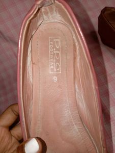 Women&#39;s Pink Ballerina With Comfortable Mini Heels