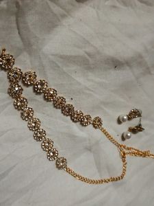 Elegant Gold Tone Necklace and Earring Set