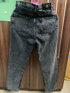Distressed charcoal Denim Jeans