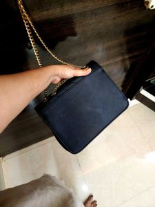 Black Sling Bag 👛 🎒
