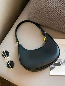 🇰🇷Crescent Shoulder Bag 👸