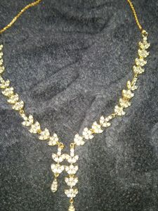 Ad Necklace With Earrings