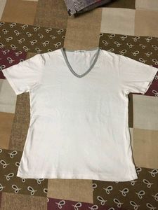 women v neck tshirt