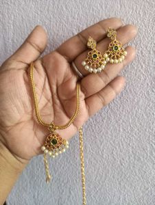 Elegant Gold-Plated Necklace Set