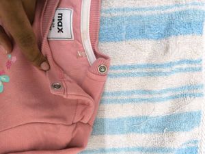 Sweat Shirt