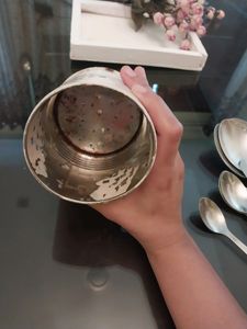 Set of 2 white containers