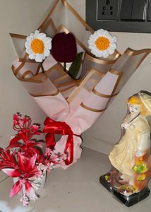 Tulip With Daisy