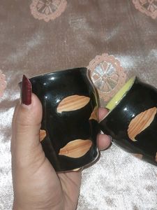 BLACK CUP PAIR