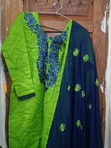 Green Embroidered Kurti With Dupatta
