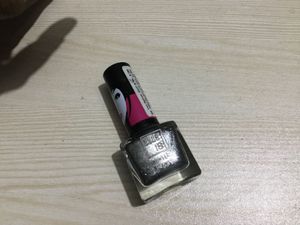 Comb Elle 18 Nail Polish
