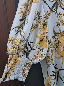 Code By Lifestyle Floral Print With Puff Sleeves