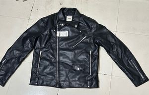 Black Leather Jacket (₹2100)🖤 Classy, bold