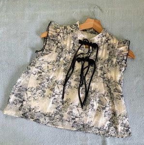 Floral Print Tie Neck Sleeveless Top