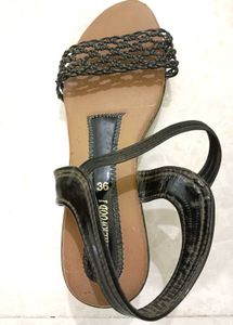 Leatherwood I Black Sandals