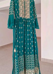 💙Festive And Party Wear Naira Cut Set