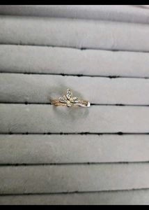 Elegant Gold Ring Size 6