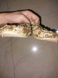 Punjabi Jutti (Golden) (SIZE: 36,37)