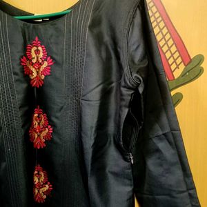 Elegant Embroidered Kurta Set For Weddings