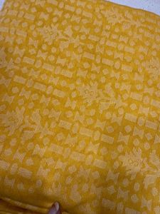 Brasso Plan Saree With Flora Print Blouse Piece