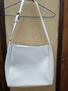 White shoulder bag
