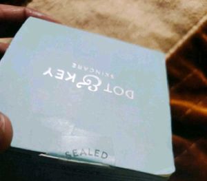 Dot &amp; Key Hydrating Gel