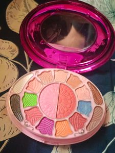 Noyin Makeup Kit