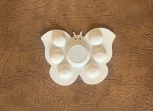 butterfly-shaped palette tray