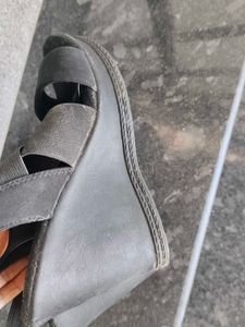 Catwalk Black Flats Sandals