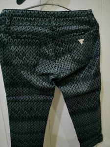 Black Grey Printed Capri Pants