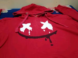 Red and cute huddiiiiee❤️❤️