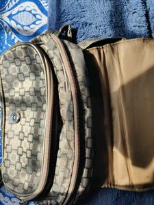 Stylish Sling Bag With Multiple Compartments