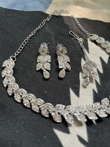 Elegant Dimond Jewelry Set