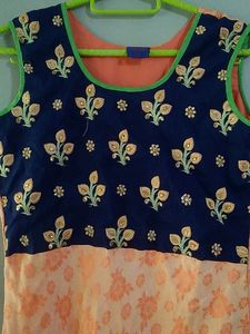 Ladies... Have A Look At This Beautiful Sleevless Anarkali Kurta.. ❤️🥰