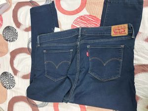 Levi’s 32 Inch 711 Jeans