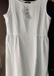 White Sleeveless Casual Dress