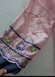 Pakistani Suit With Pretty Sleeves And Pant