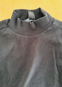 Black Sleeveless top