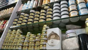 AYURGLOW MOISTURIZING CREAM.... THE 100%AYURVEDIC