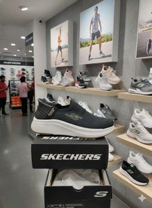 Skechers slip on shoes