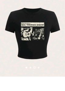 Savana Crop Graphic Print Black Tee