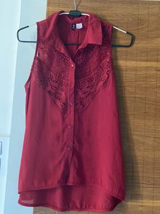H&M Burgundy Lace Top - Sleeveless