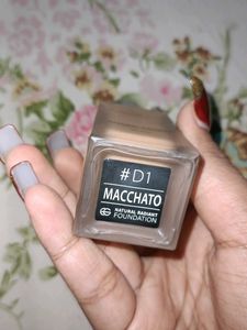 Europe Girl Natural Radiant Longwear Foundation