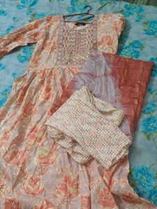 Floral Embroidered Kurta