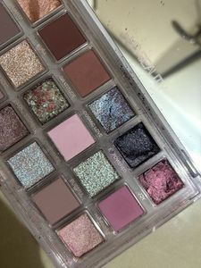 Huda Beauty Rose Quartz Palette