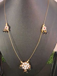 Beautiful Invisible Set With Stones And Black Bead