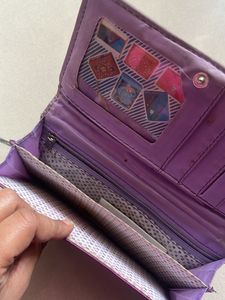 hand wallet