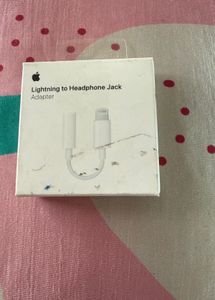 COMBO— Wired Earbuds + LightiningToAux Cable
